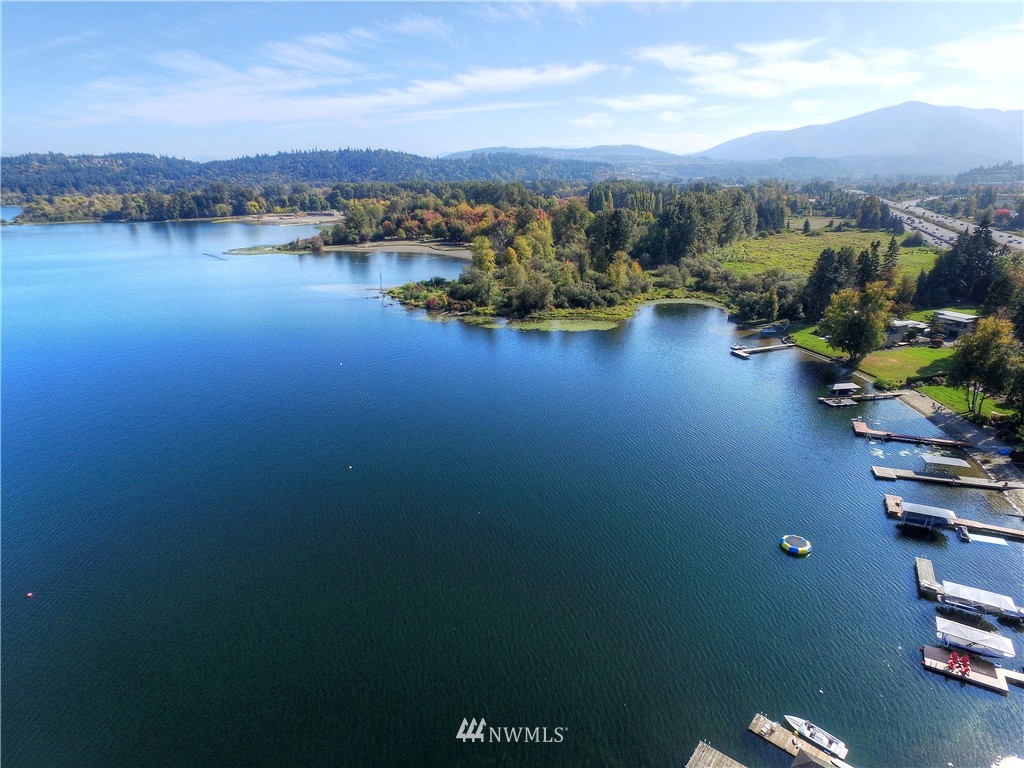 5104 Northwest Sammamish Road Issaquah, WA 98027 - Photo 4 of 14