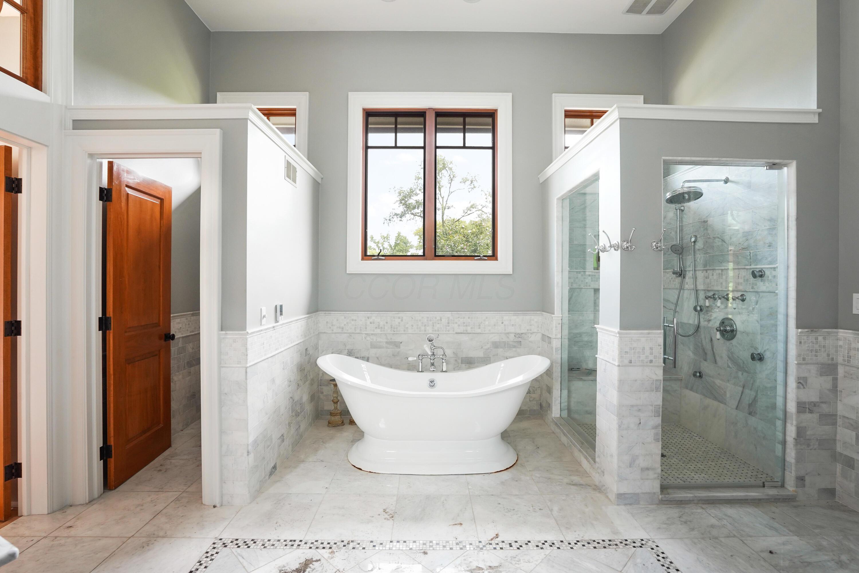 8108 Harriott Road Dublin, OH 43017 - Photo 45 of 71 Owner's suite bathroom