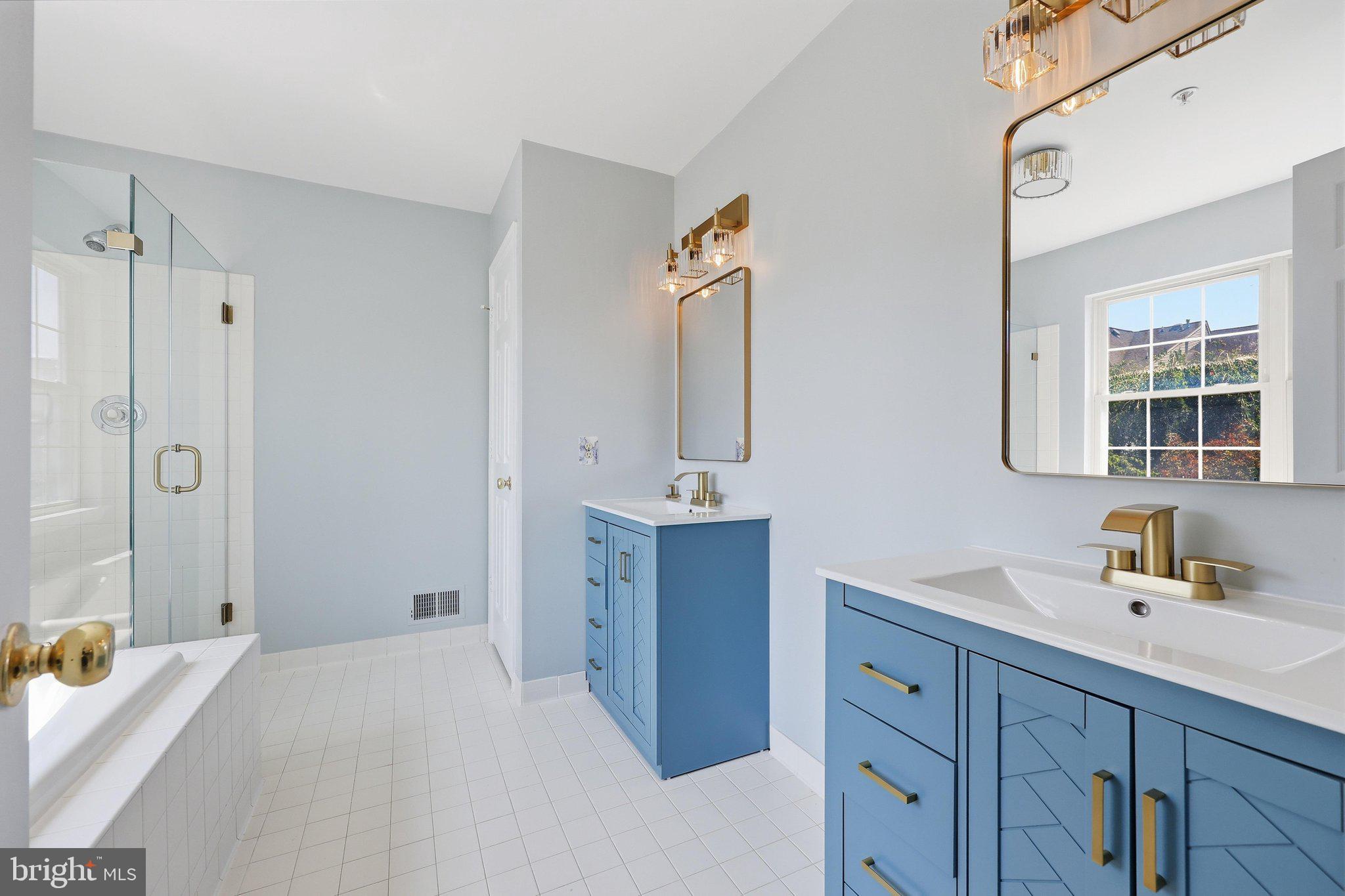 2215 Parish Lane Frederick, MD 21701 - Photo 25 of 63 Primary Bathroom