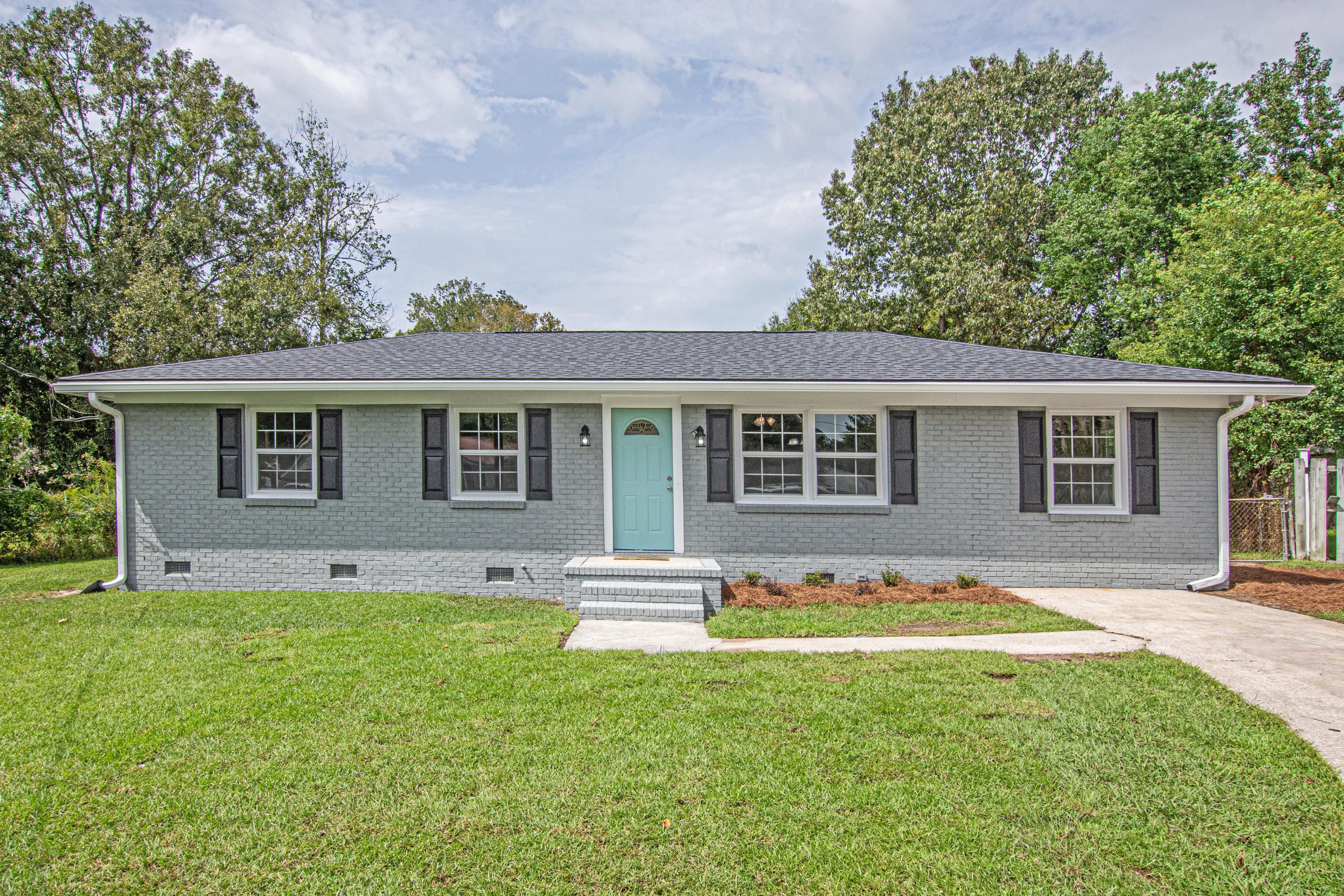 406 Farm Road Goose Creek, SC 29445 - Photo 1 of 12 0-3