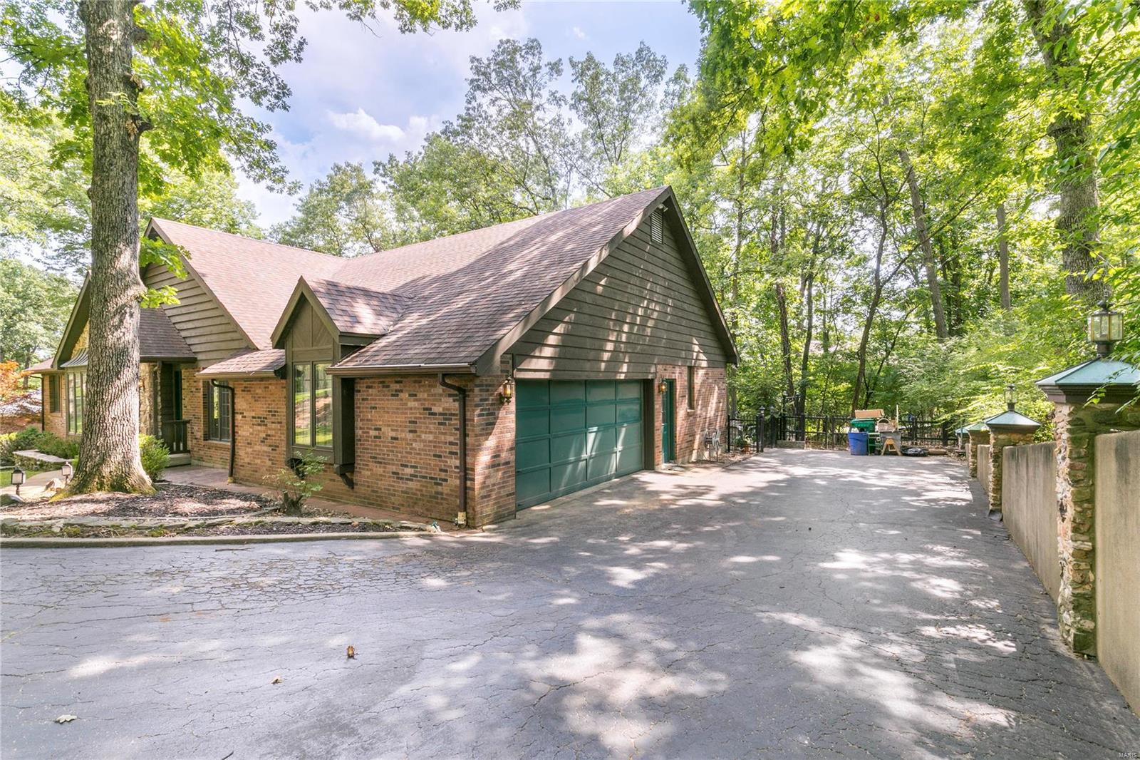 9738 Fall Ridge Trail St. Louis, MO 63127 - Photo 2 of 29 Gallery Image 2