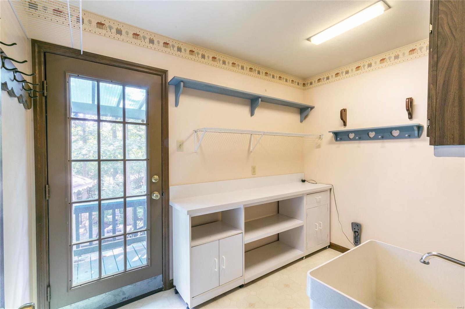 9738 Fall Ridge Trail St. Louis, MO 63127 - Photo 11 of 29 Gallery Image 11