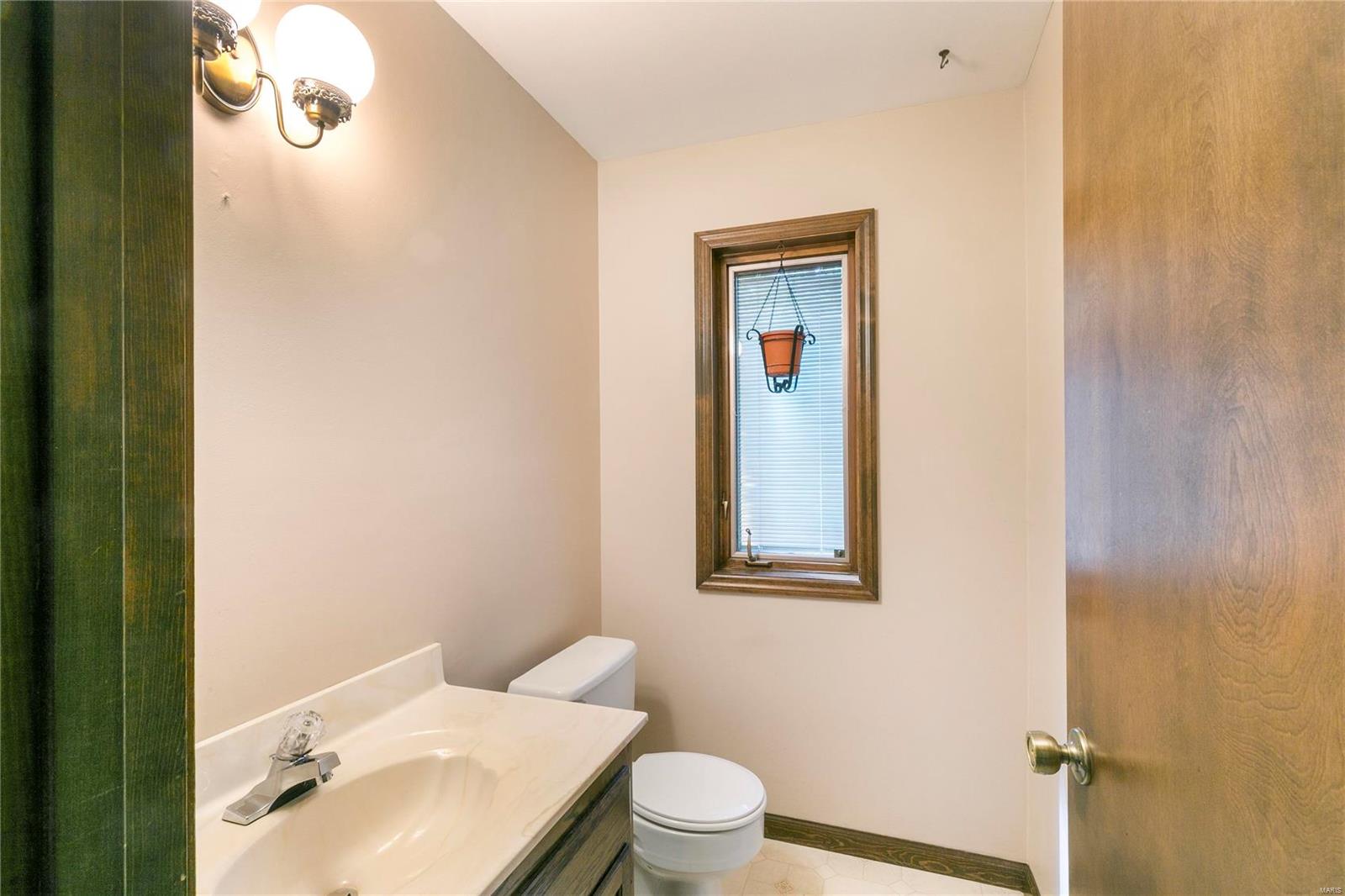 9738 Fall Ridge Trail St. Louis, MO 63127 - Photo 12 of 29 Gallery Image 12