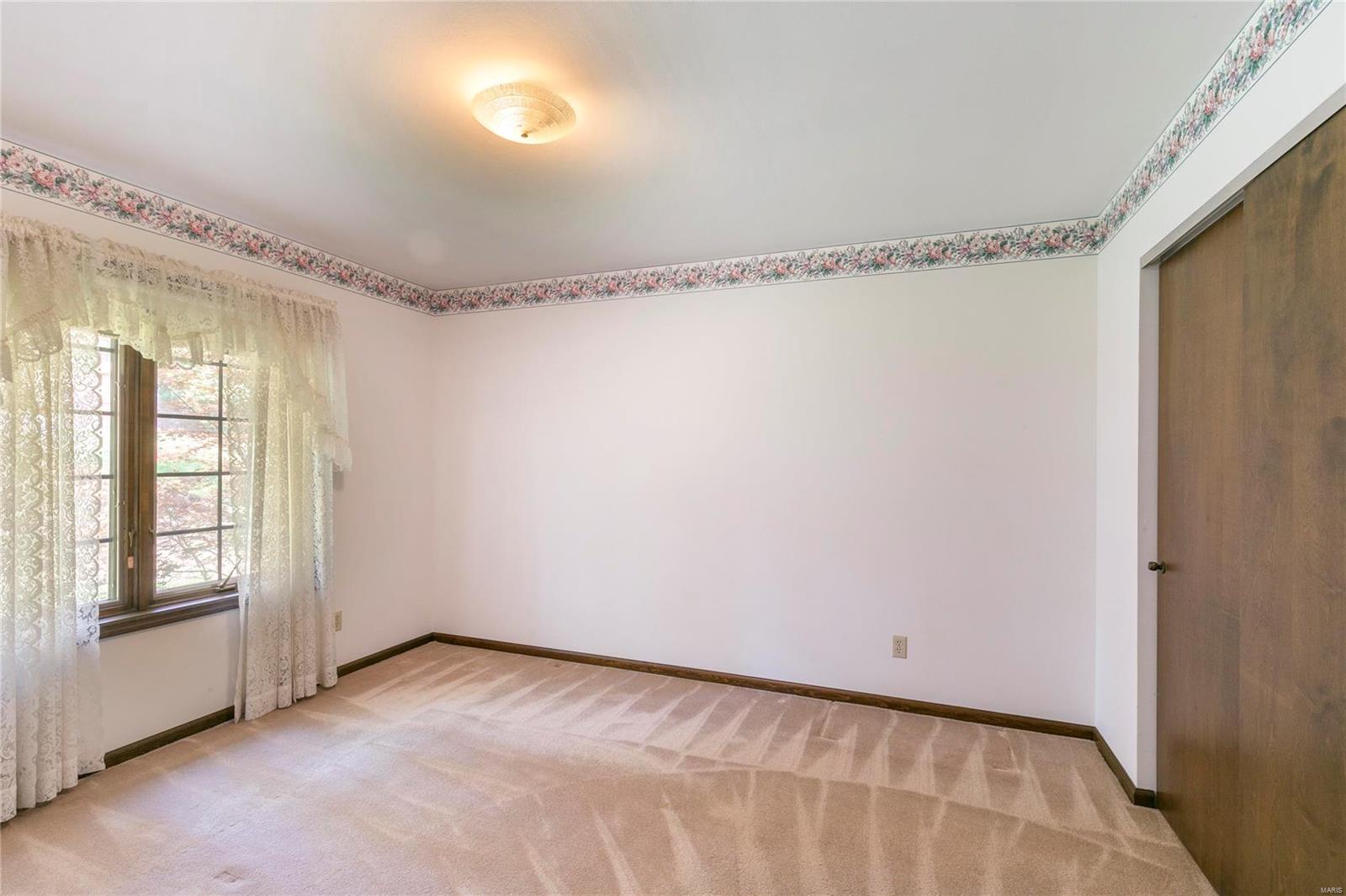 9738 Fall Ridge Trail St. Louis, MO 63127 - Photo 20 of 29 Gallery Image 20