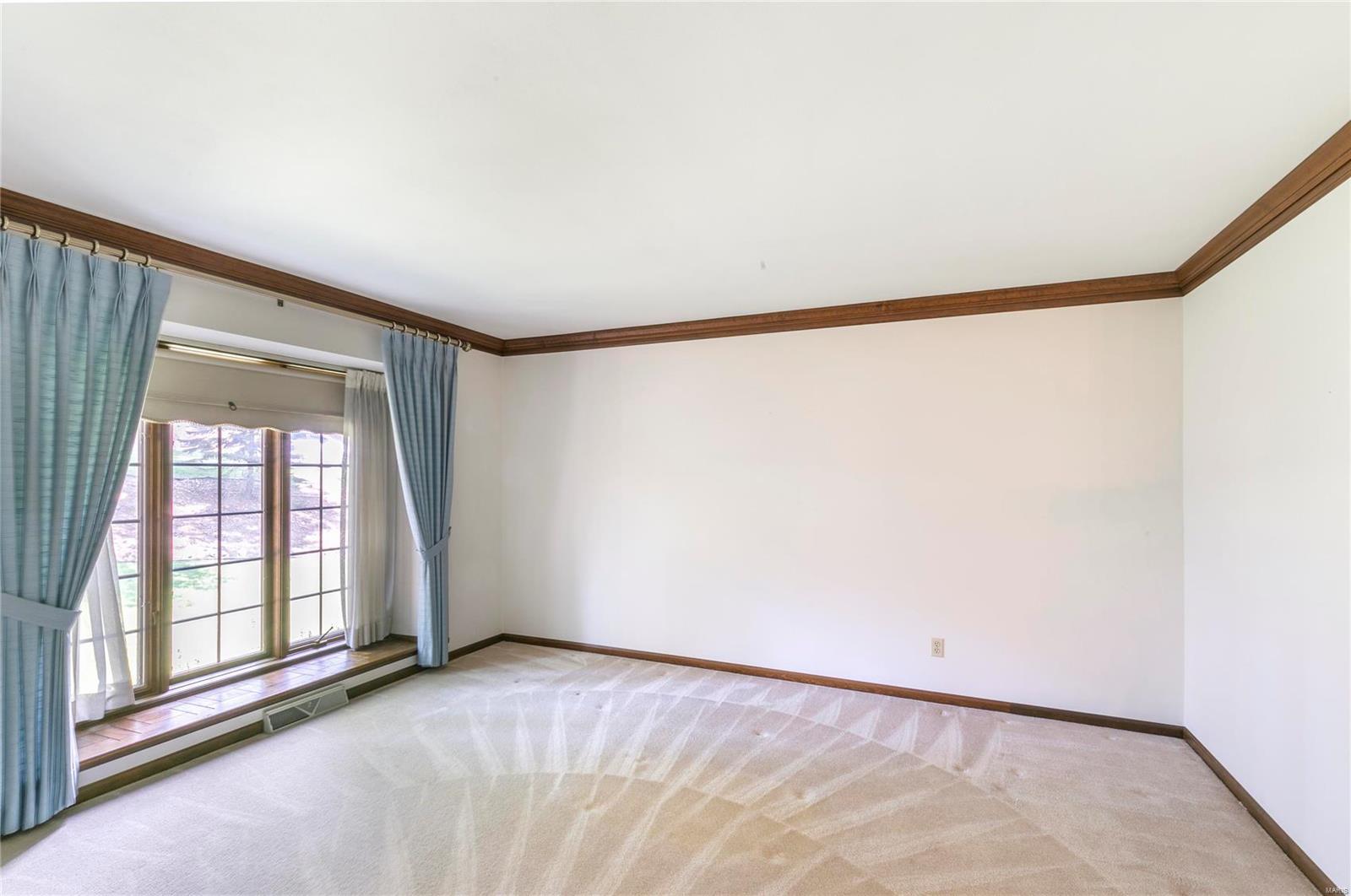 9738 Fall Ridge Trail St. Louis, MO 63127 - Photo 6 of 29 Gallery Image 6