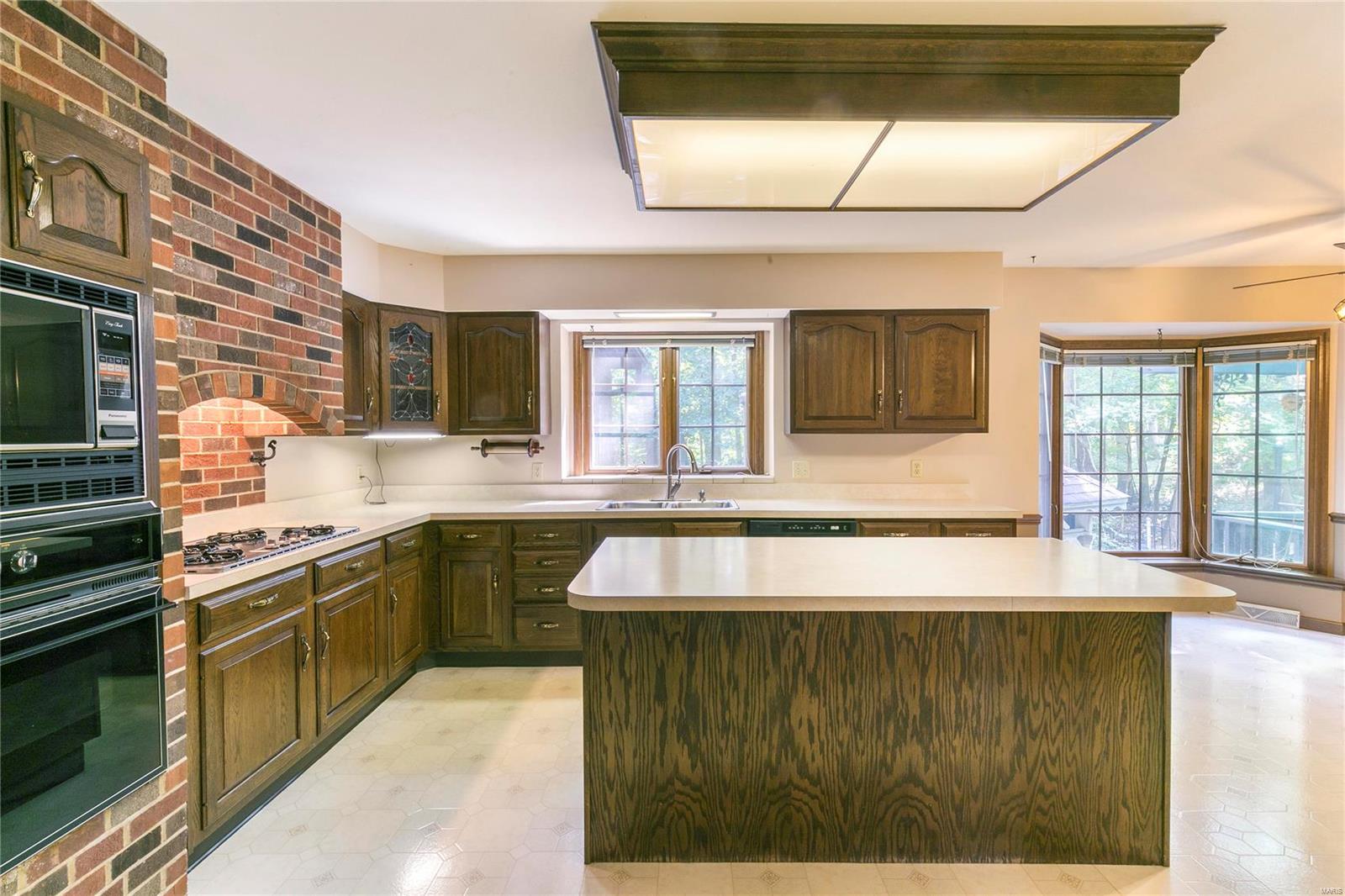 9738 Fall Ridge Trail St. Louis, MO 63127 - Photo 9 of 29 Gallery Image 9