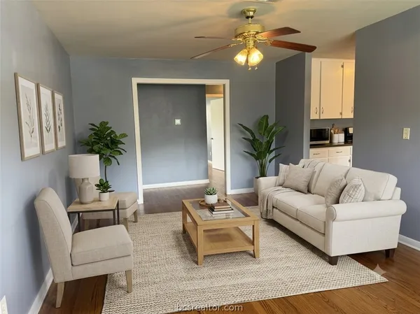$1,950 | 408 West Brookside Drive, Bryan, TX 77801
