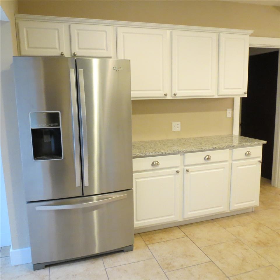 608 Hawthorn Road New Castle, IN 47362 - Photo 8 of 23 Gallery Image 8