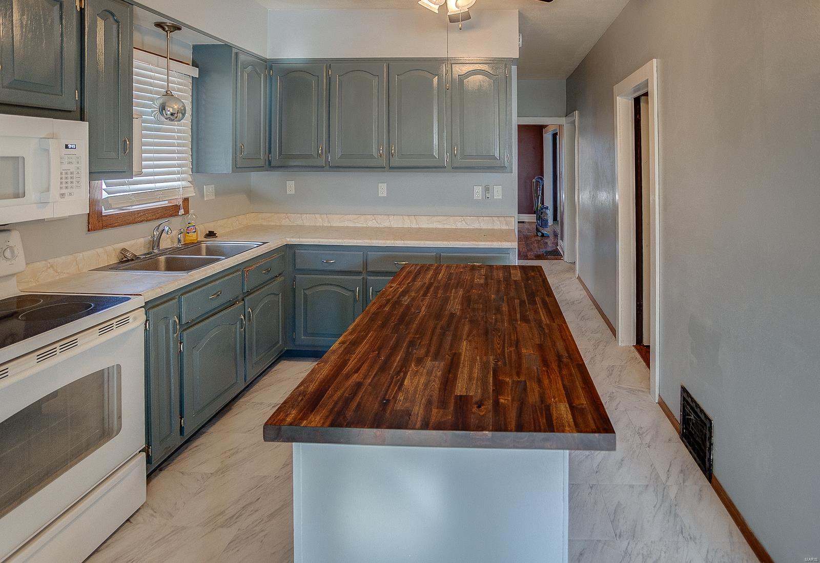 131 West 4th Street Roxana, IL 62084 - Photo 15 of 31