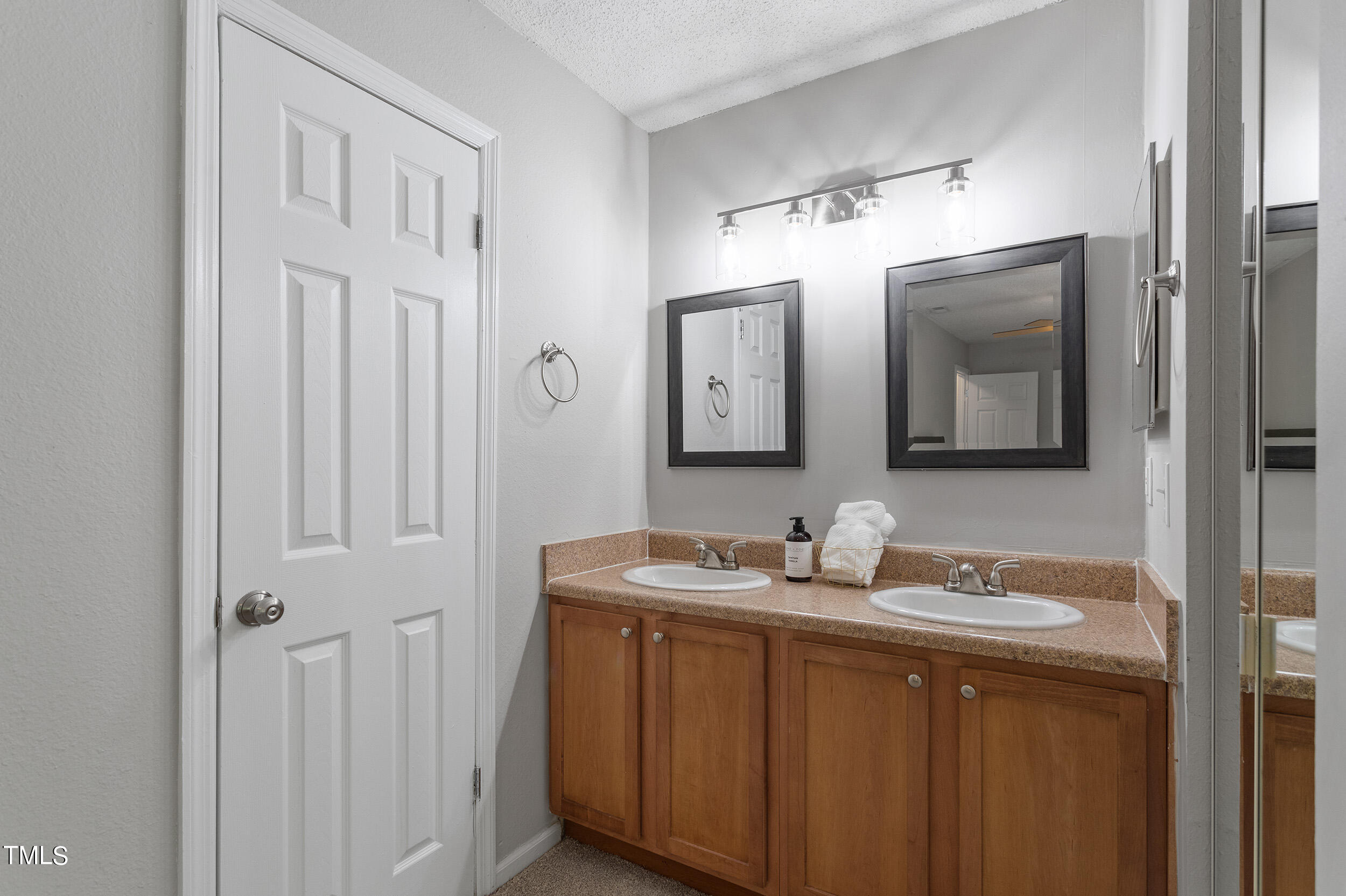 7619 Falcon Rest Circle Raleigh, NC 27615 - Photo 15 of 20 7619 Falcon Rest Circle_32