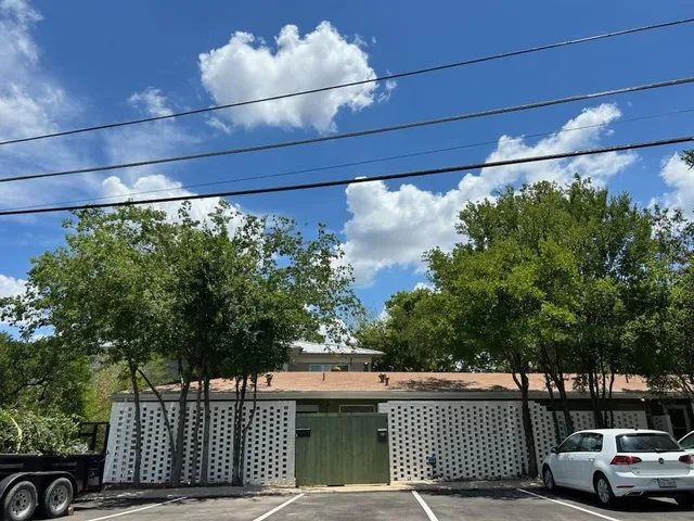 $2,050 | 2514 West 12th Street, Unit D, Austin, TX 78703