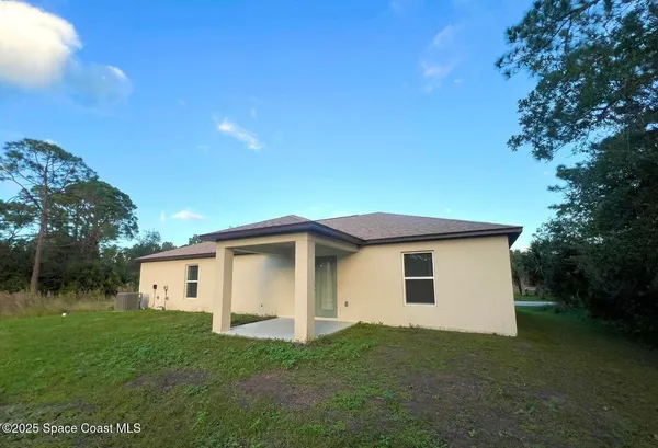 $2,050 | 960 Happiness Avenue Southwest, Palm Bay, FL 32908