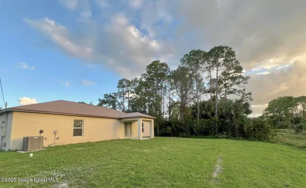 $2,050 | 960 Happiness Avenue Southwest, Palm Bay, FL 32908