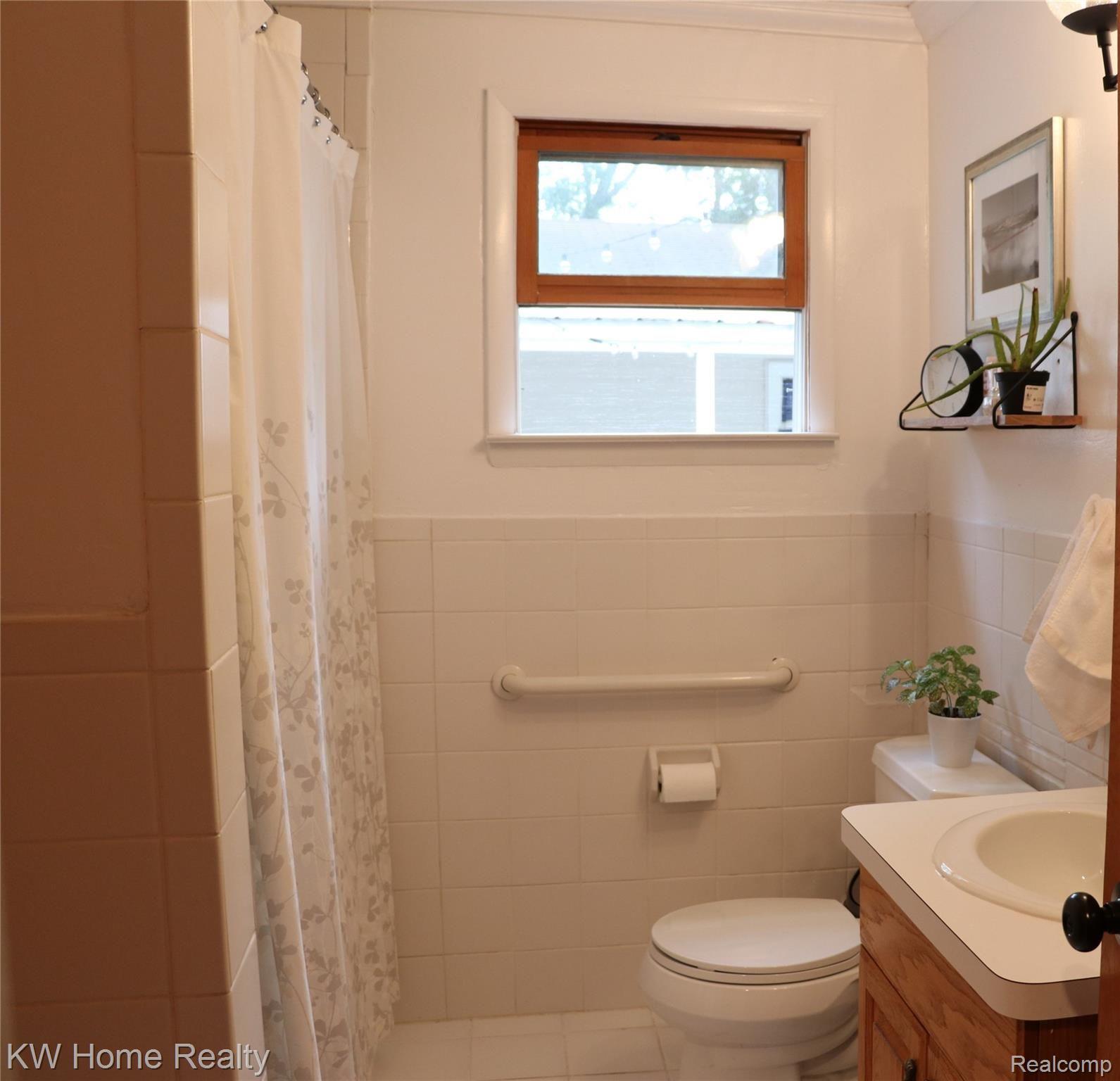 2706 Norton Lawn Street Rochester, MI 48307 - Photo 21 of 29 Full Bath