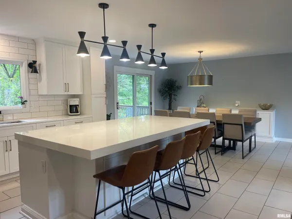 $365,000 | 7228 North Crabapple Court, Peoria, IL 61614
