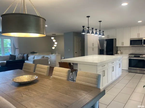 $365,000 | 7228 North Crabapple Court, Peoria, IL 61614