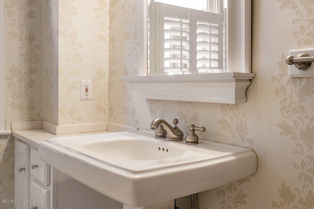 11703 Cedardale Road Anchorage, KY 40223 - Photo 35 of 91 11703 Cedardale Road-59