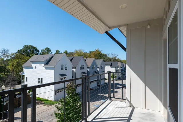 $334,000 | 7483 Highway 70 South, Unit 304, Nashville, TN 37221