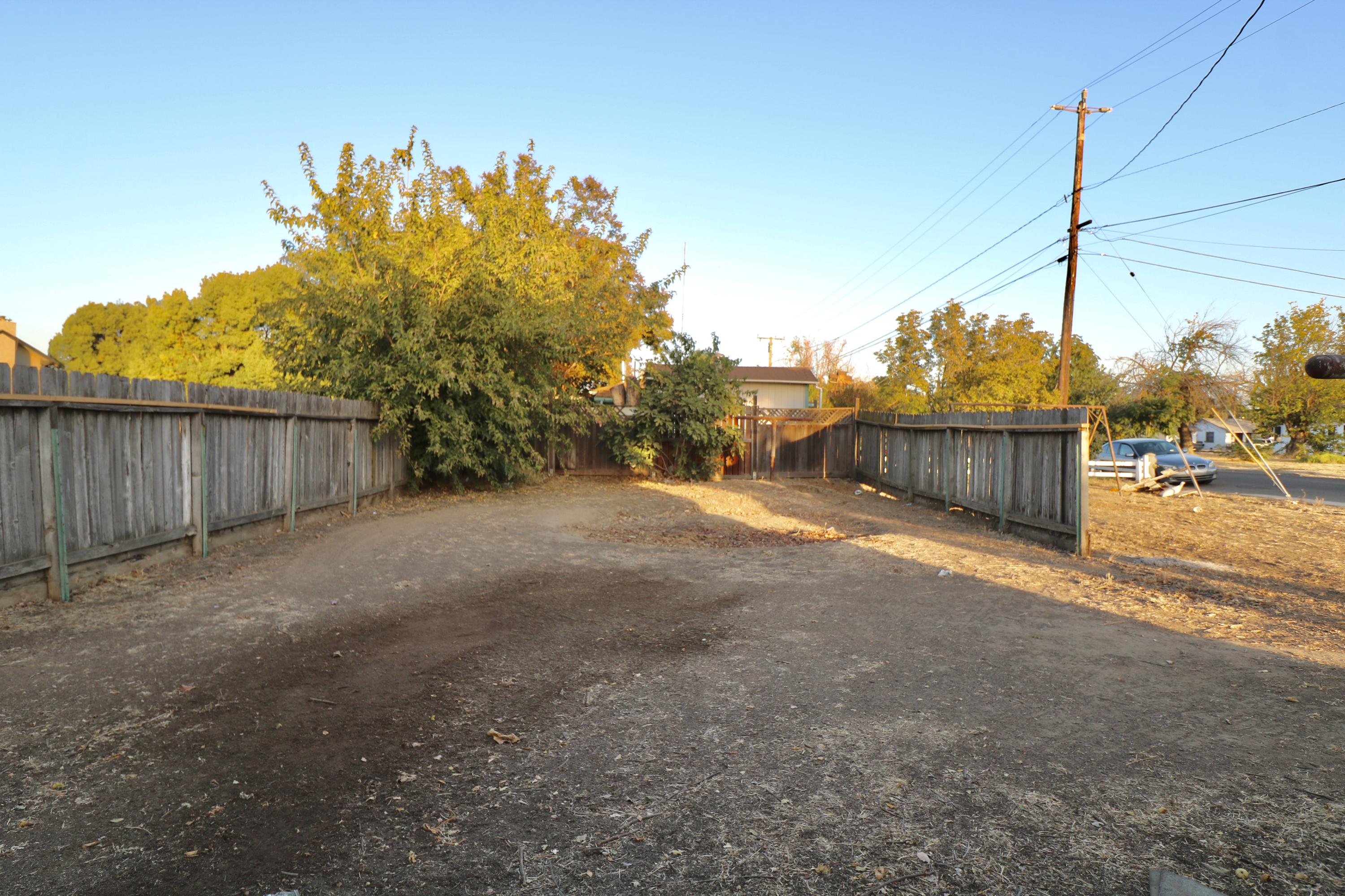 1075 West Maple Street Exeter, CA 93221 - Photo 11 of 13 IMG_0137