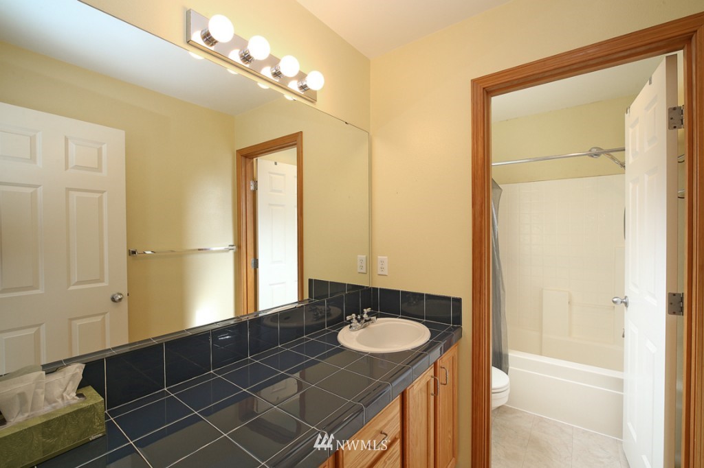 5127 Northeast 4th Place Renton, WA 98059 - Photo 22 of 25