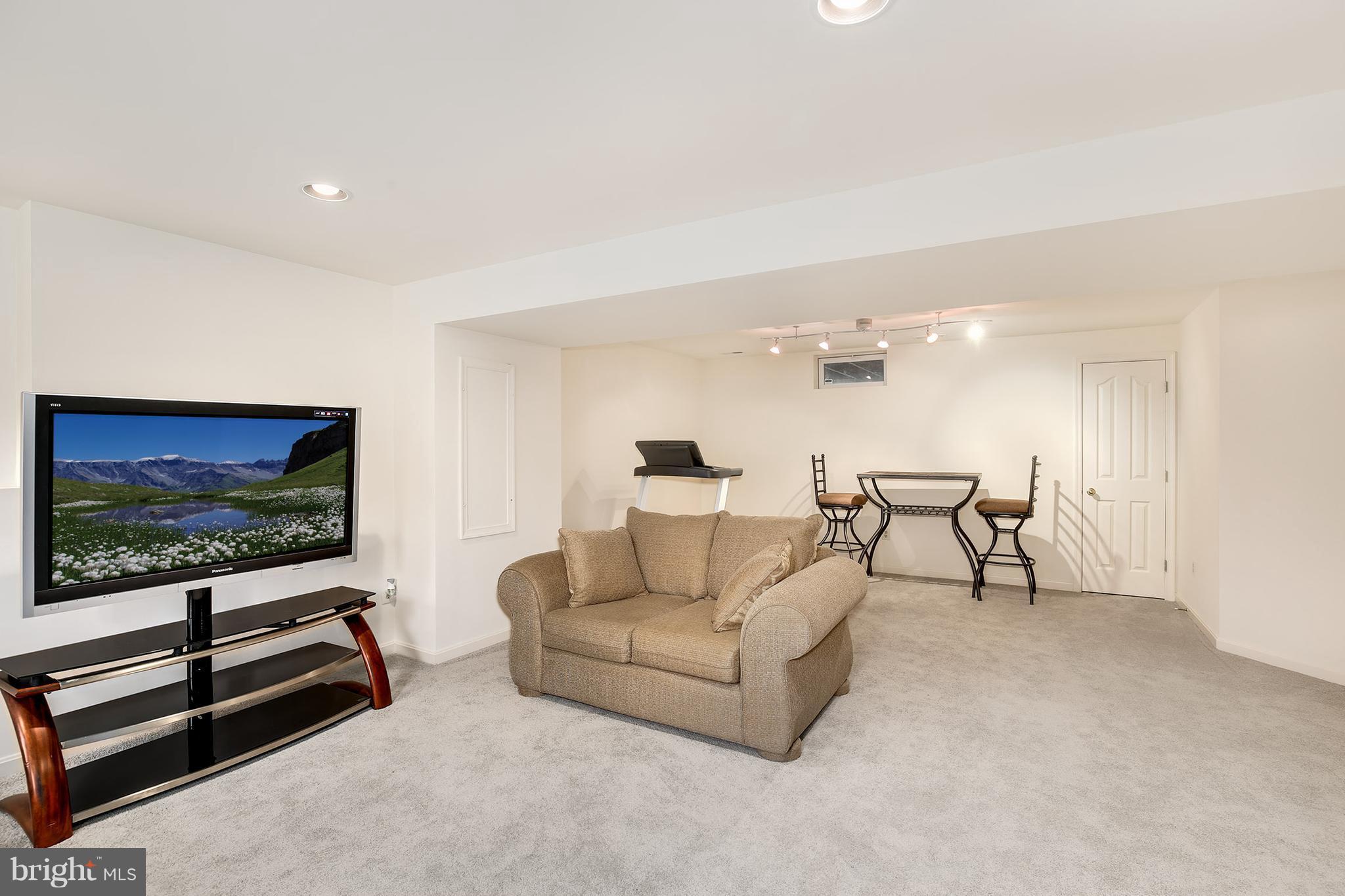 6319 Patuxent Quarter Road Hanover, MD 21076 - Photo 24 of 30 Family Room