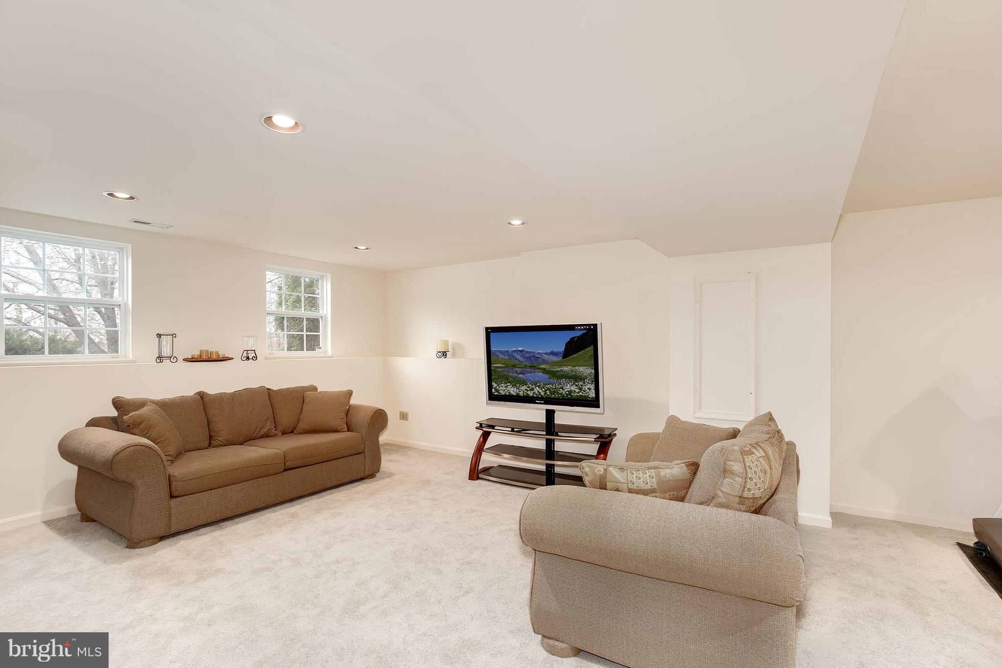 6319 Patuxent Quarter Road Hanover, MD 21076 - Photo 26 of 30 Family Room