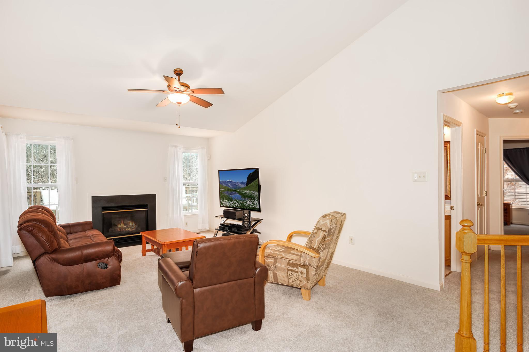 6319 Patuxent Quarter Road Hanover, MD 21076 - Photo 4 of 30 Living Room