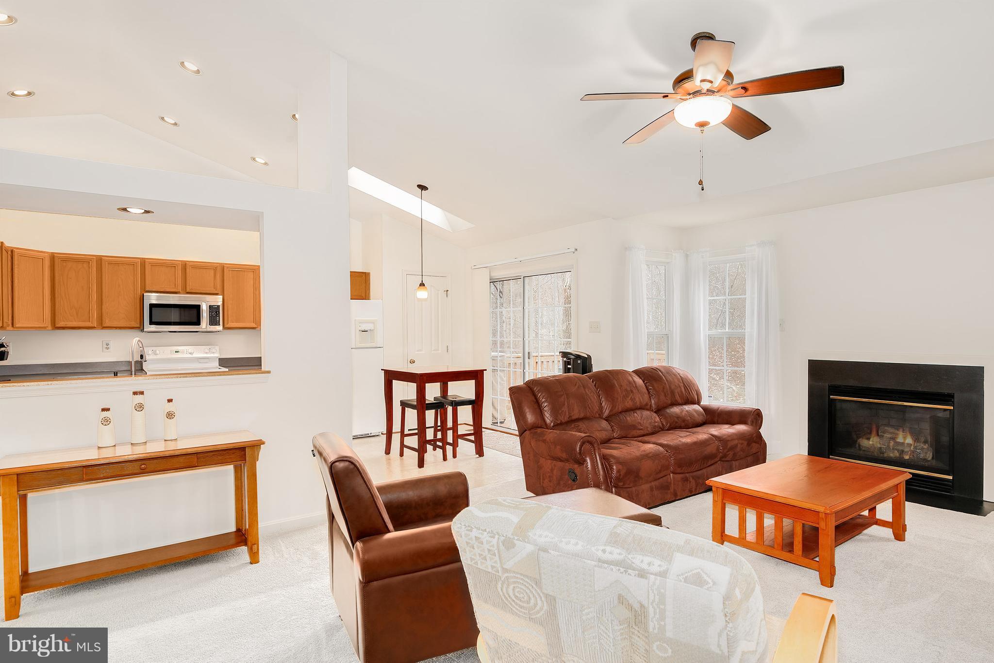 6319 Patuxent Quarter Road Hanover, MD 21076 - Photo 5 of 30 Living Room