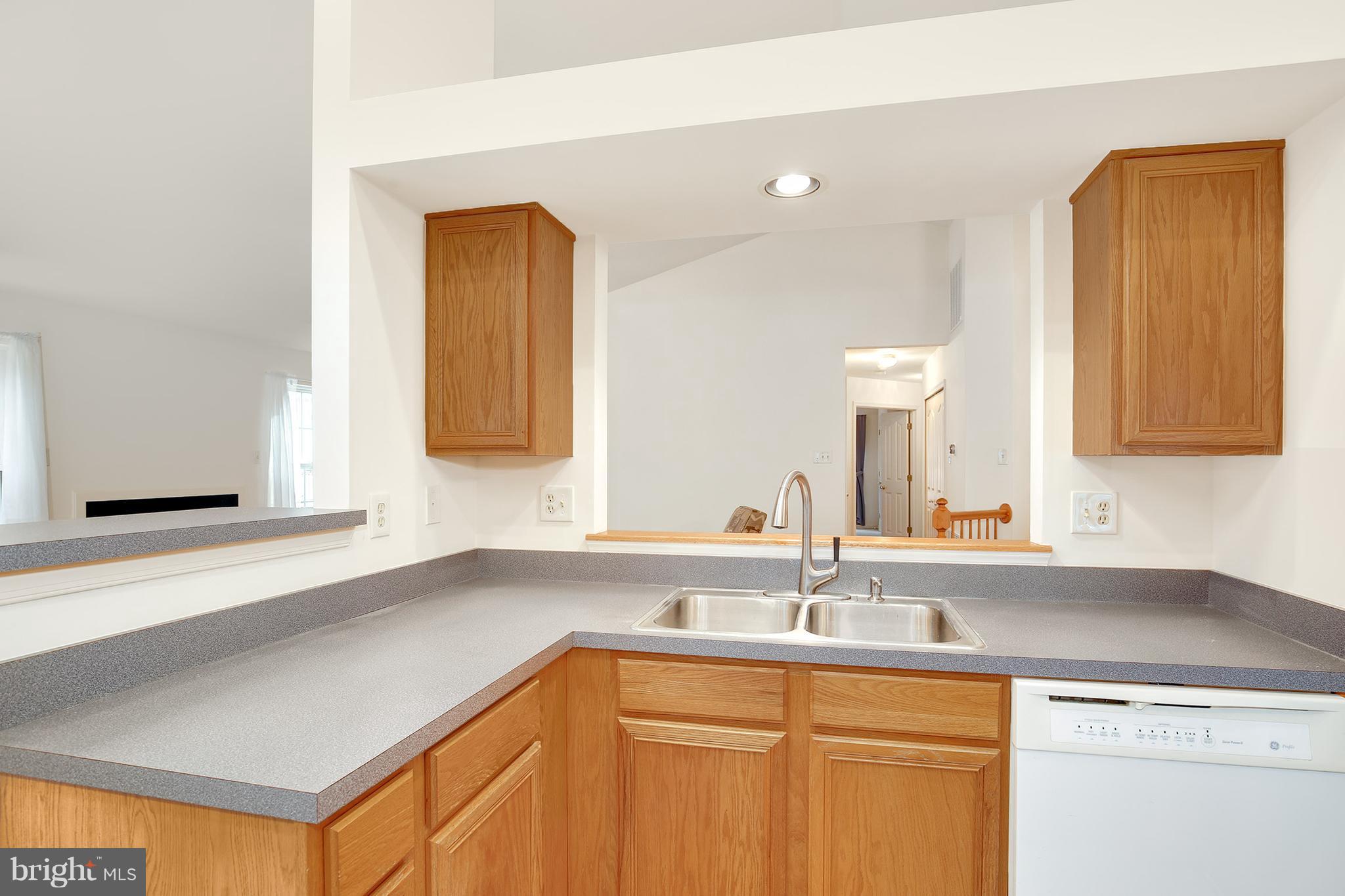 6319 Patuxent Quarter Road Hanover, MD 21076 - Photo 8 of 30 Kitchen