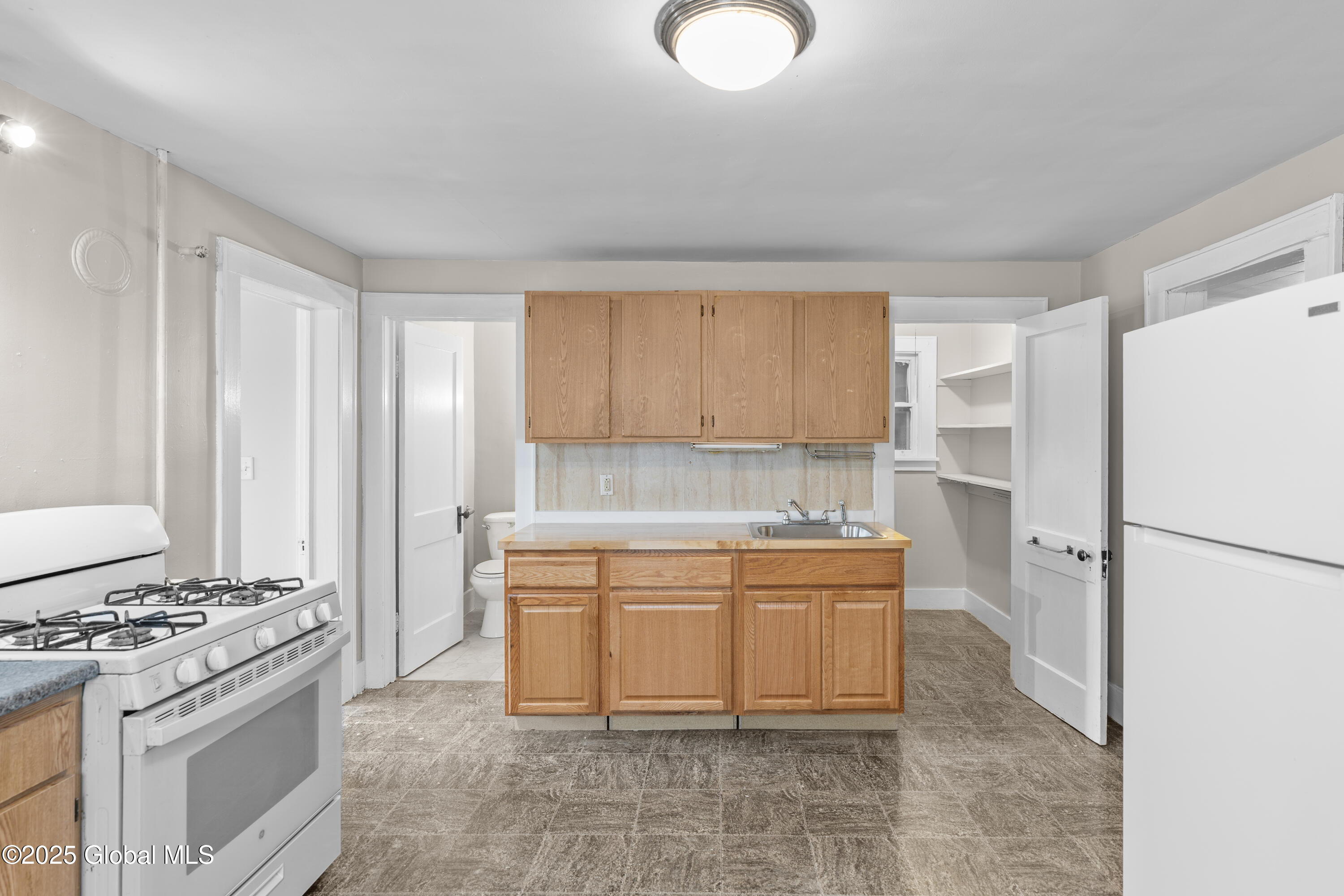 819 1st Street Rensselaer, NY 12144 - Photo 8 of 32 DSC08193