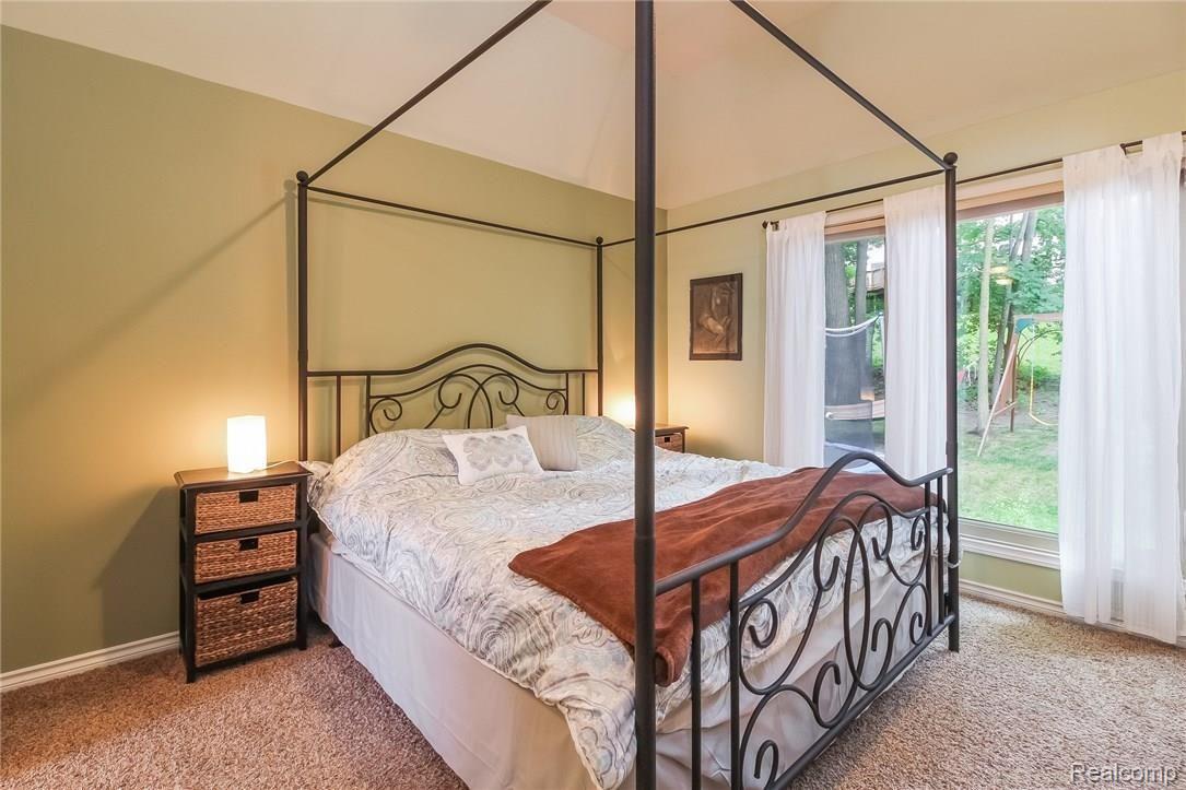 522 Bloomer Ridge Drive Rochester, MI 48307 - Photo 15 of 38 017-Bedroom-4553166-medium.jpg