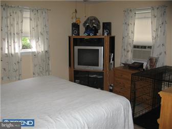 106 Roberts Road Brookhaven, PA 19015 - Photo 8 of 12 Bedroom - Main