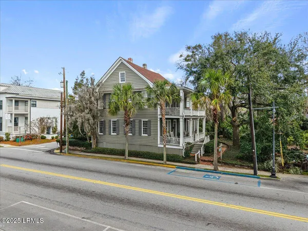 $925,000 | 409 Carteret Street, Beaufort, SC 29902