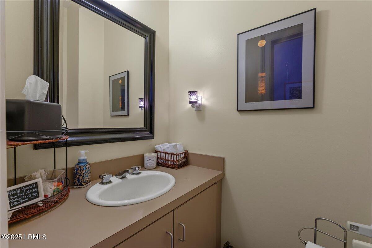 409 Carteret Street Beaufort, SC 29902 - Photo 35 of 45 35-Upstairs 005