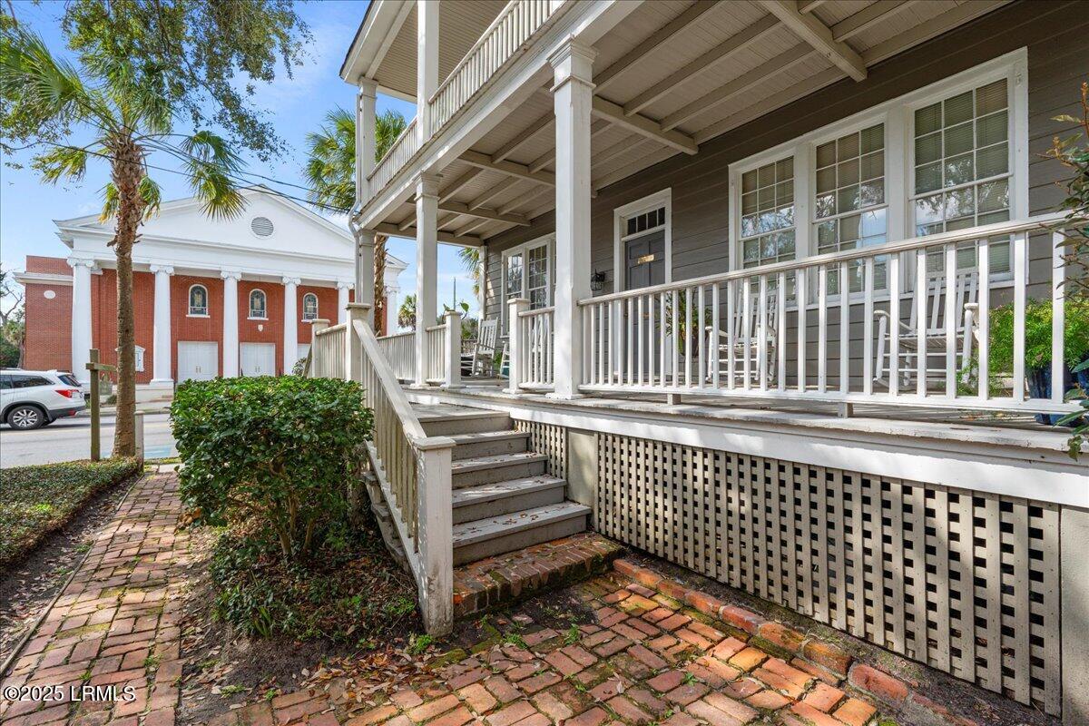 409 Carteret Street Beaufort, SC 29902 - Photo 9 of 45 09-Front Porch