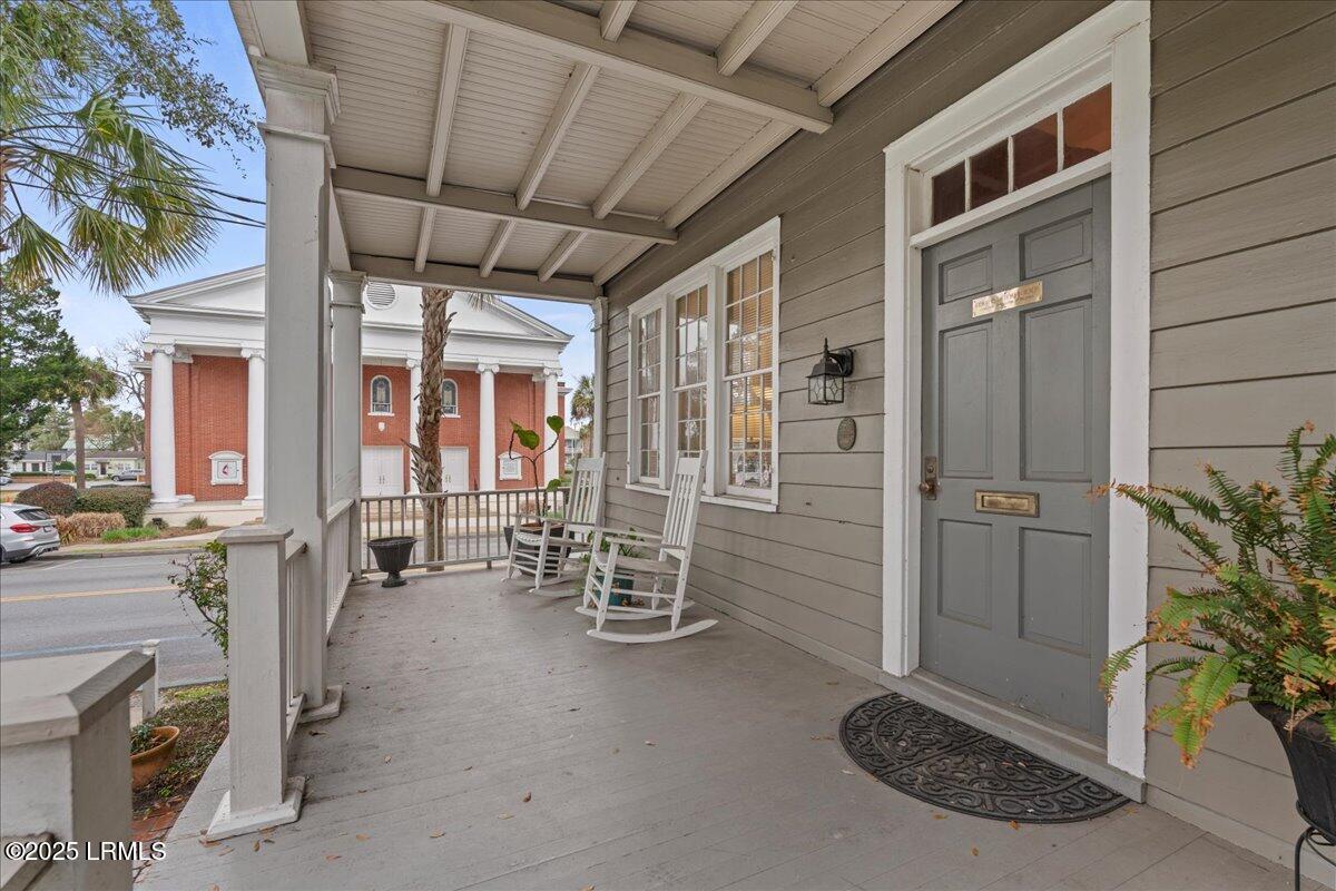 409 Carteret Street Beaufort, SC 29902 - Photo 10 of 45 10-Front Porch