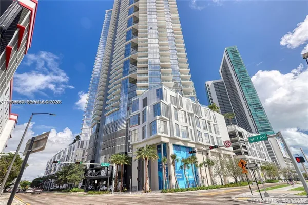 $5,650 | 851 Northeast 1st Avenue, Unit 3205, Miami, FL 33132