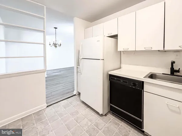 $1,390 | 130 Slade Avenue, Unit 411, Baltimore, MD 21208