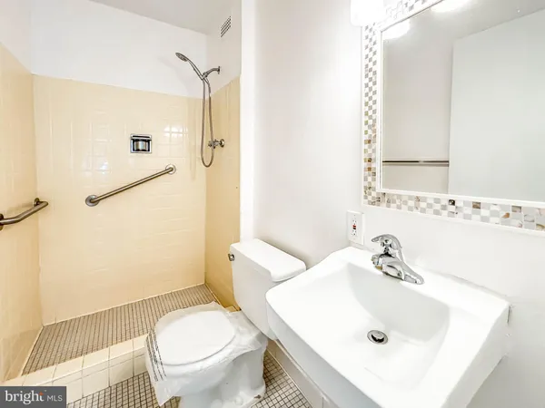 $1,450 | 130 Slade Avenue, Unit 411, Baltimore, MD 21208