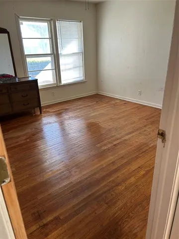 $184,990 | 829 Yale Street, River Oaks, TX 76114