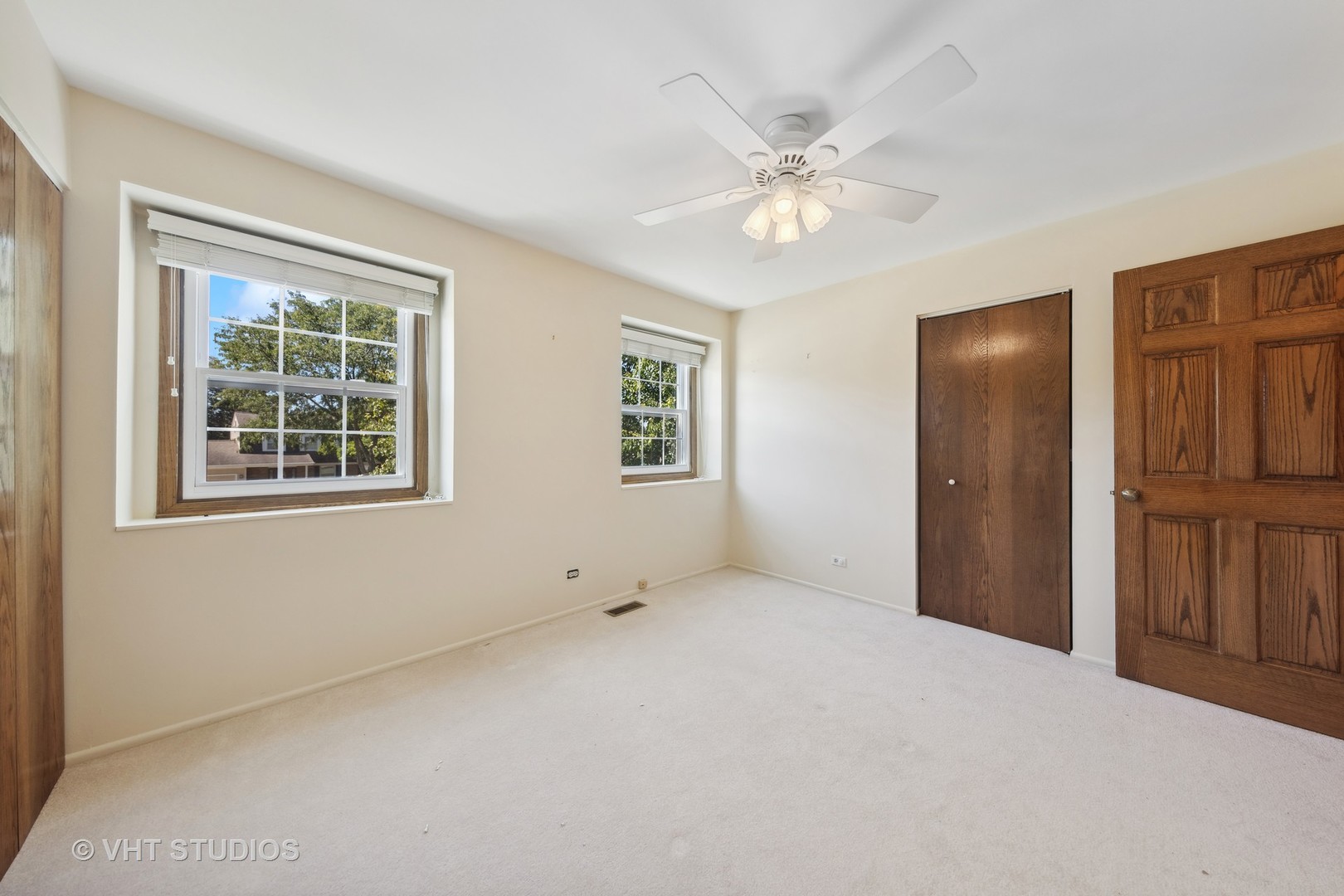 1623 South Prospect Street Wheaton, IL 60189 - Photo 16 of 26 a view of an empty room with a window
