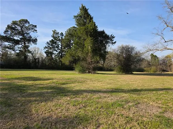 $685,000 | Tbd Tbd Country Club Drive, Natchitoches, LA 71457