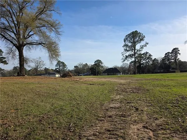 $685,000 | Tbd Tbd Country Club Drive, Natchitoches, LA 71457