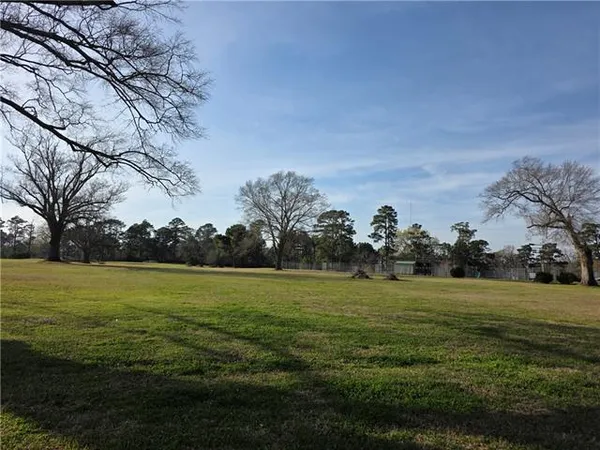 $685,000 | Tbd Tbd Country Club Drive, Natchitoches, LA 71457