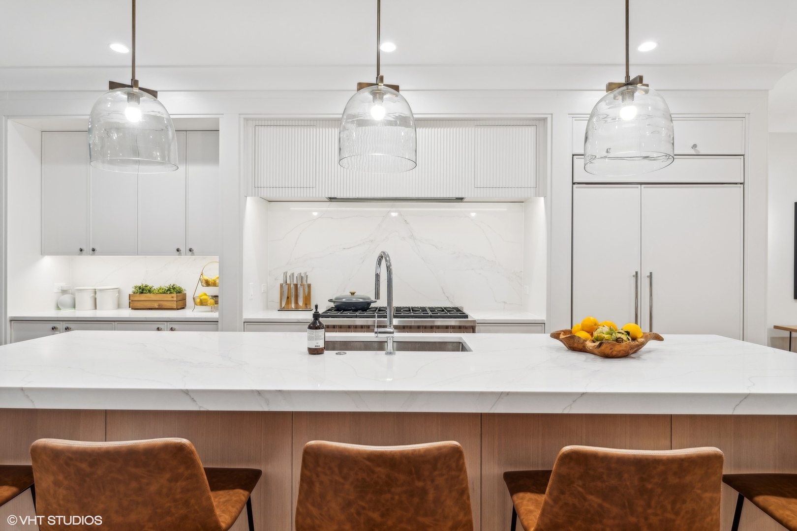 2034 North Mohawk Street, Unit 1 Chicago, IL 60614 - Photo 6 of 26 a kitchen with a sink cabinets and window