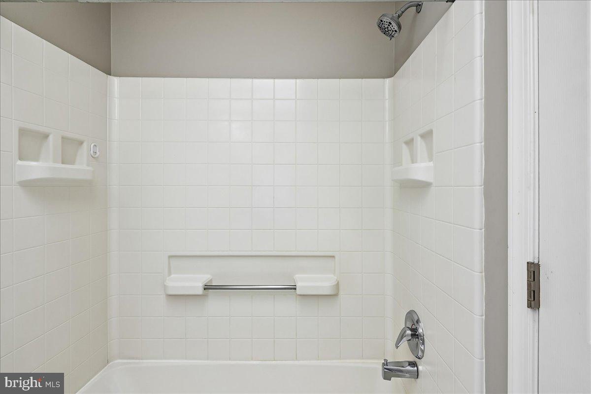 706 Howards Loop Annapolis, MD 21401 - Photo 18 of 40 BATHROOM