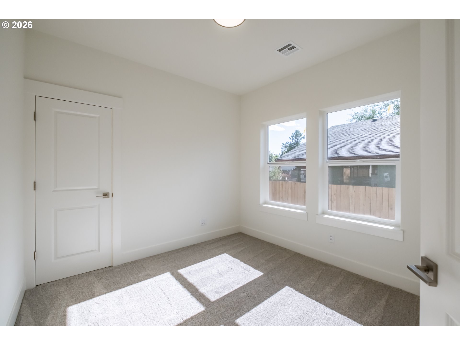 730 East Elmore Street Lebanon, OR 97355 - Photo 22 of 40