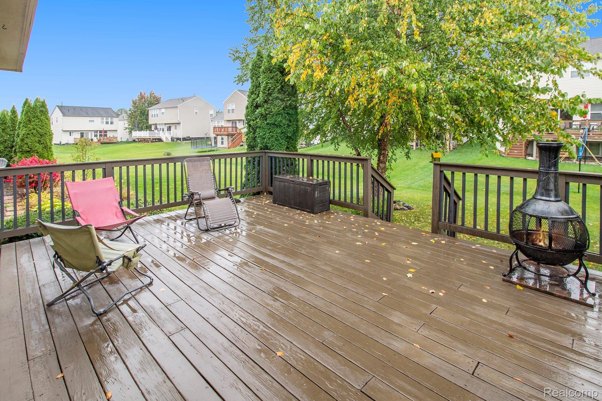 1024 Walcott Lane Howell, MI 48843 - Photo 14 of 30 One of the largest rear decks in the neighborhood.jpg