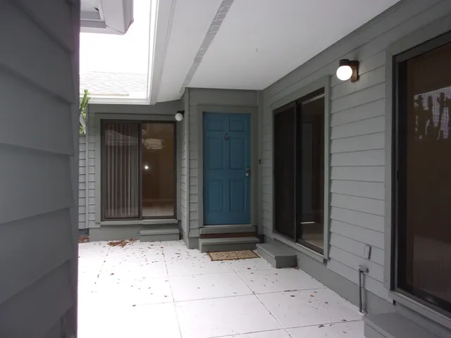 a view of entrance door of the house