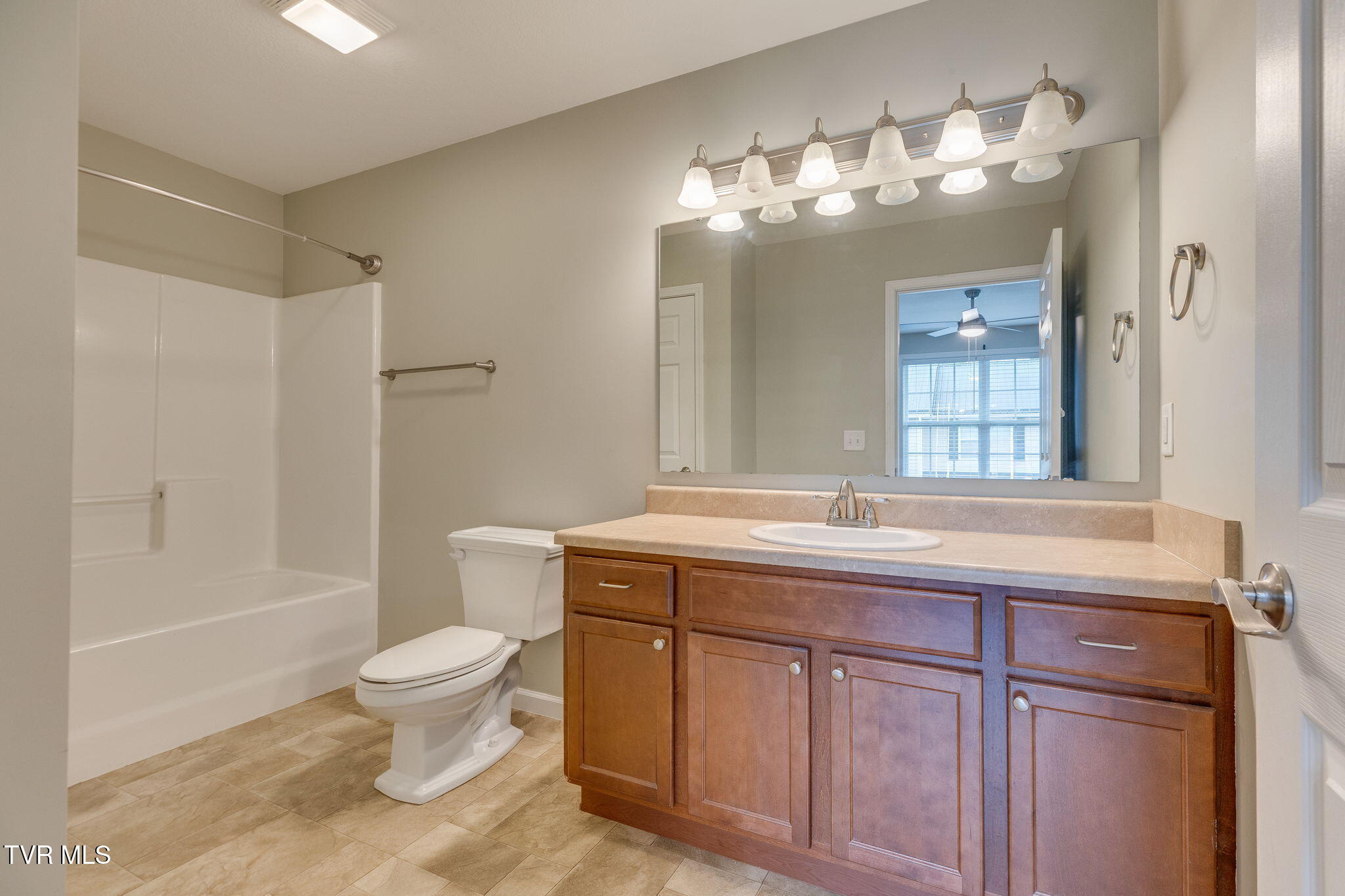 396 Jonesboro Road, Unit 35H Piney Flats, TN 37686 - Photo 17 of 28 015